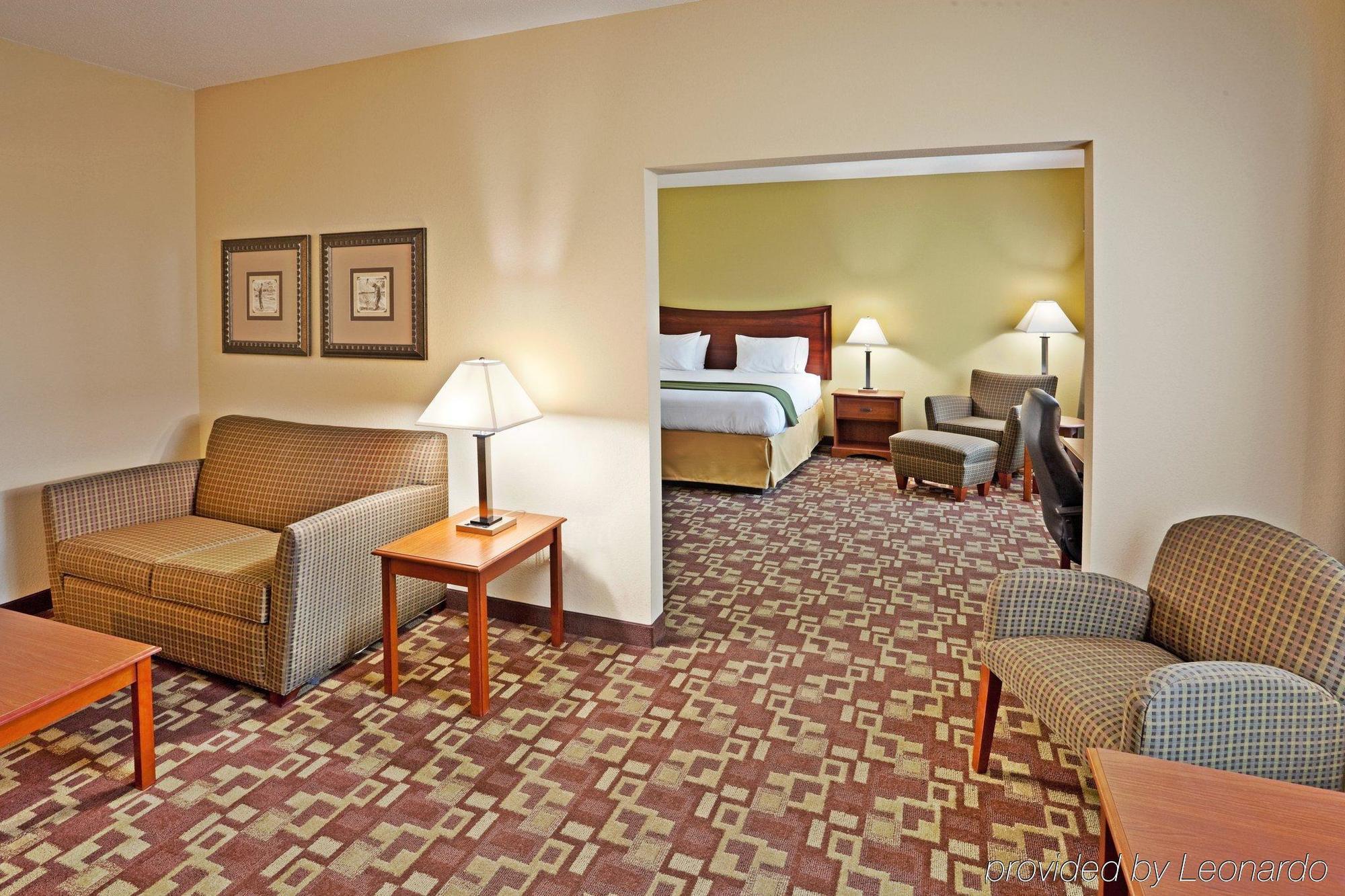 Holiday Inn Express & Suites Southern Pines-Pinehurst Area By Ihg Zewnętrze zdjęcie